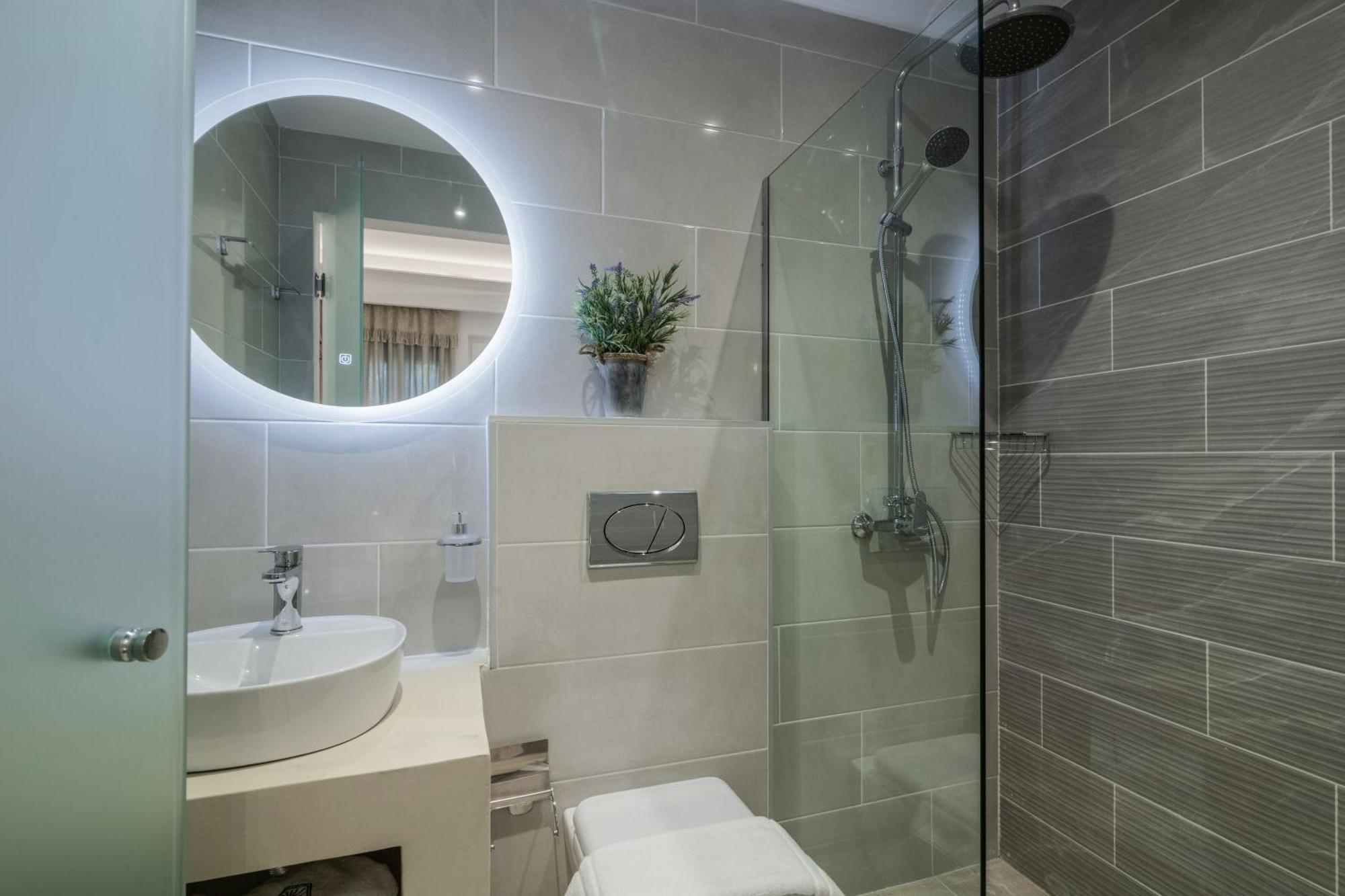 Suncourt Lux Rooms Laganas Bilik gambar